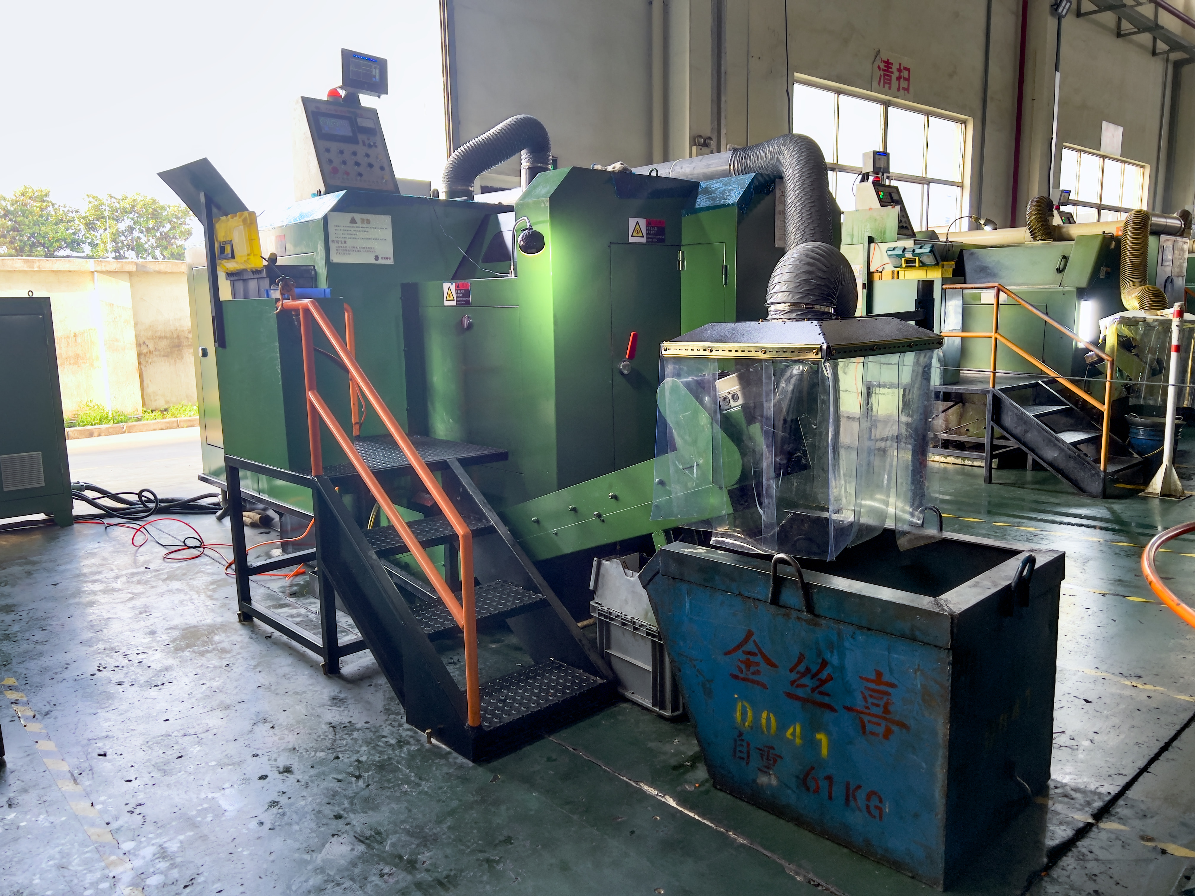 Jinsixi tuku mesin anyar kanggo nambah kapasitas produksi skru